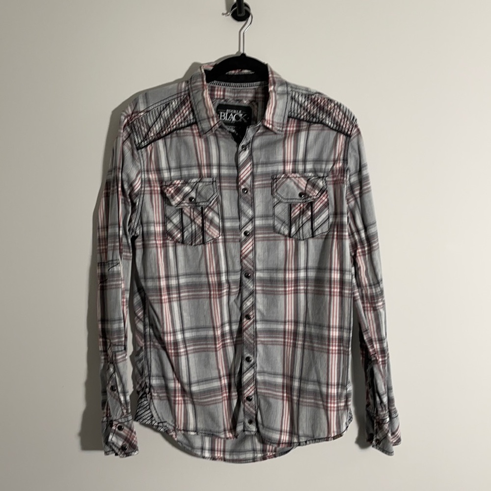 Buckle black medium snap button down grey red wht